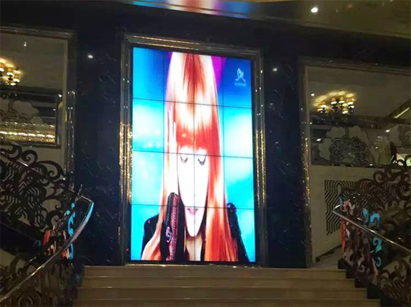 昆明市妙音量販式KTV46寸超窄邊4X4豎屏拼接案例